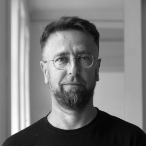 Przedstawiamy naszego nauczyciela jogi Tomka Miklera